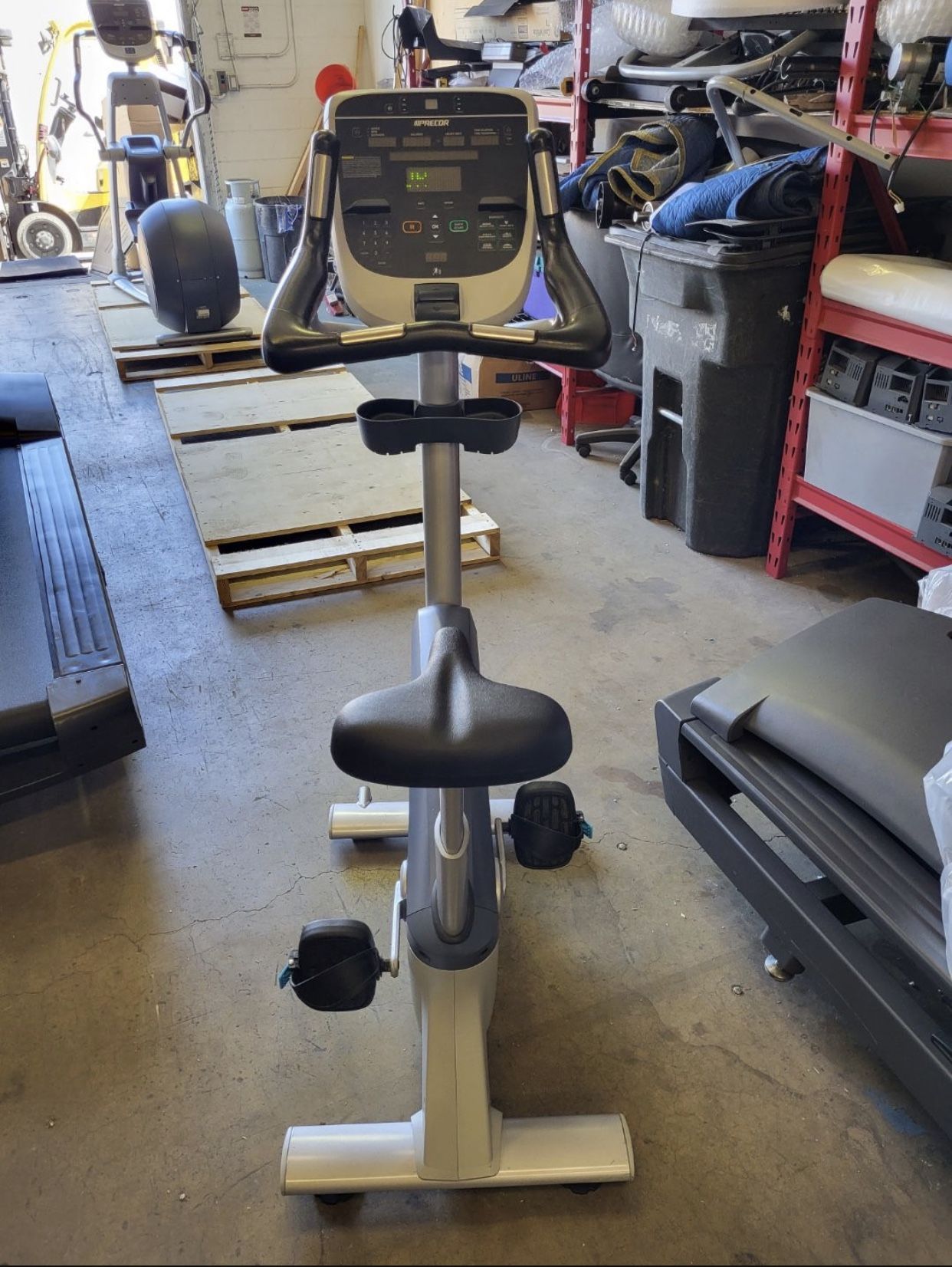 Precor Commercial Upright Bike
