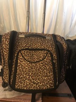 Traveler de luxe carrier with wells