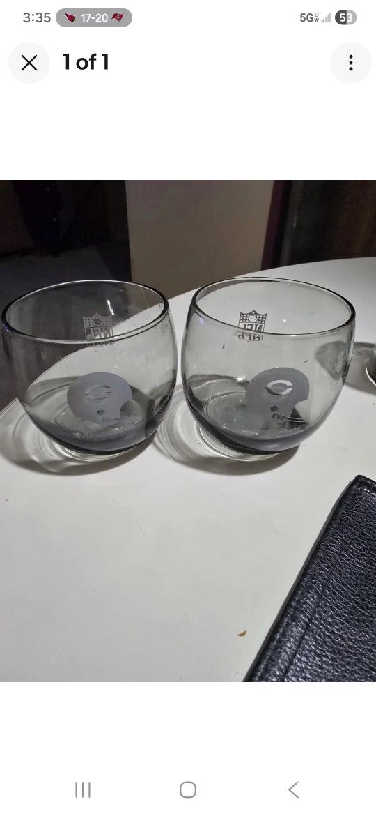 CHICAGO BEARS VINTAGE SHELL GAS STATION GLASSES SET 2