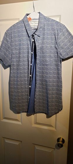 Guess button up
