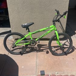 Boys Maddgear Bike 