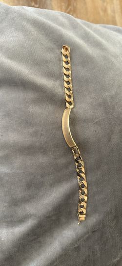Gold link bracelet
