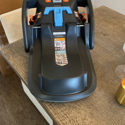 Upperbaby Car Seat Used But In Very Good Condition Come With Base  2021 Model 