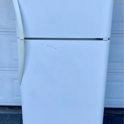 Frigidaire Fridge (Delivery)