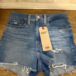 WOMENS LEVIS SHORTS