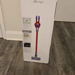 Dyson v8 origin brand new still in the box!!!!