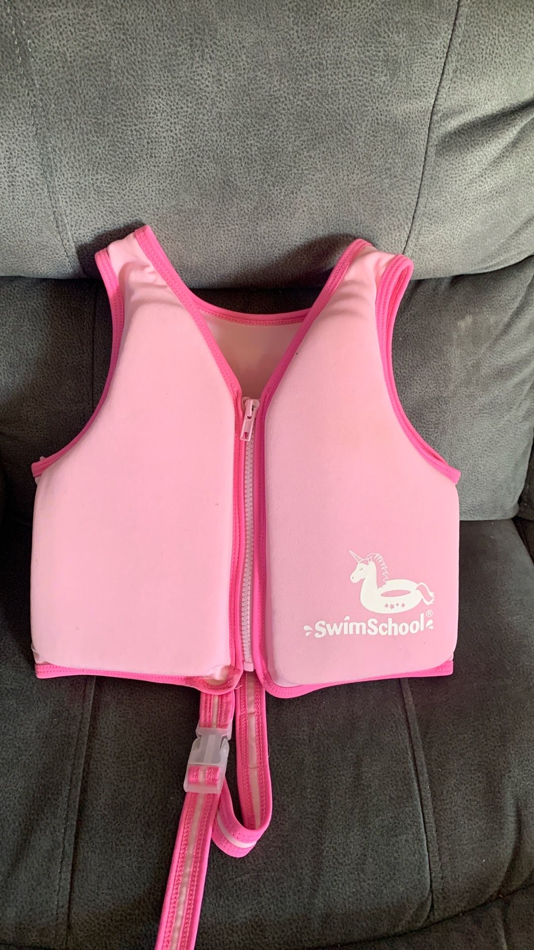 SWIM SCOOL POOL VEST ACCORDING TO LABEL 4-6 YEARS MAXIMUM 50 LBS