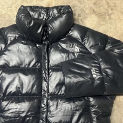 The North Face 600 Series Women’s Outdoor Snow/Ski Puffer Down Full-Zip Jacket S