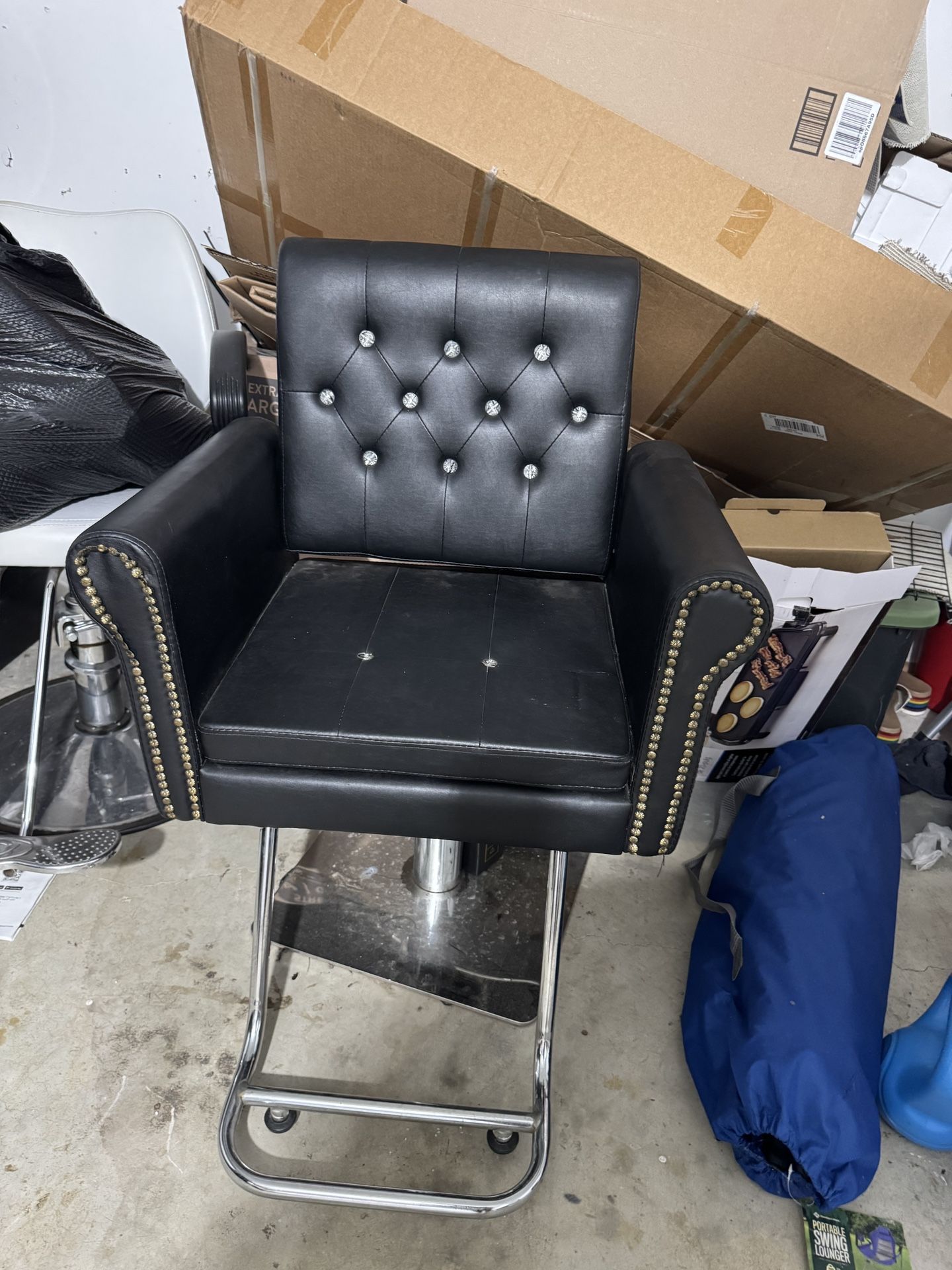 Tufted Black Salon Chair