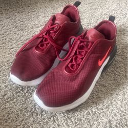 Nike Mens Running Sneakers Shoes Size: 10