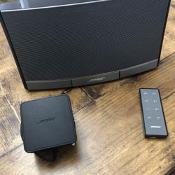  Bose SoundDock Portable digital music system