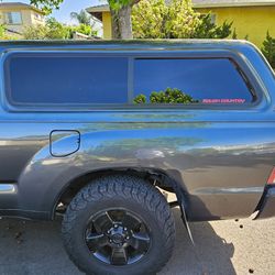 LEER CAMPER SHELL TOYOTA TACOMA 2010