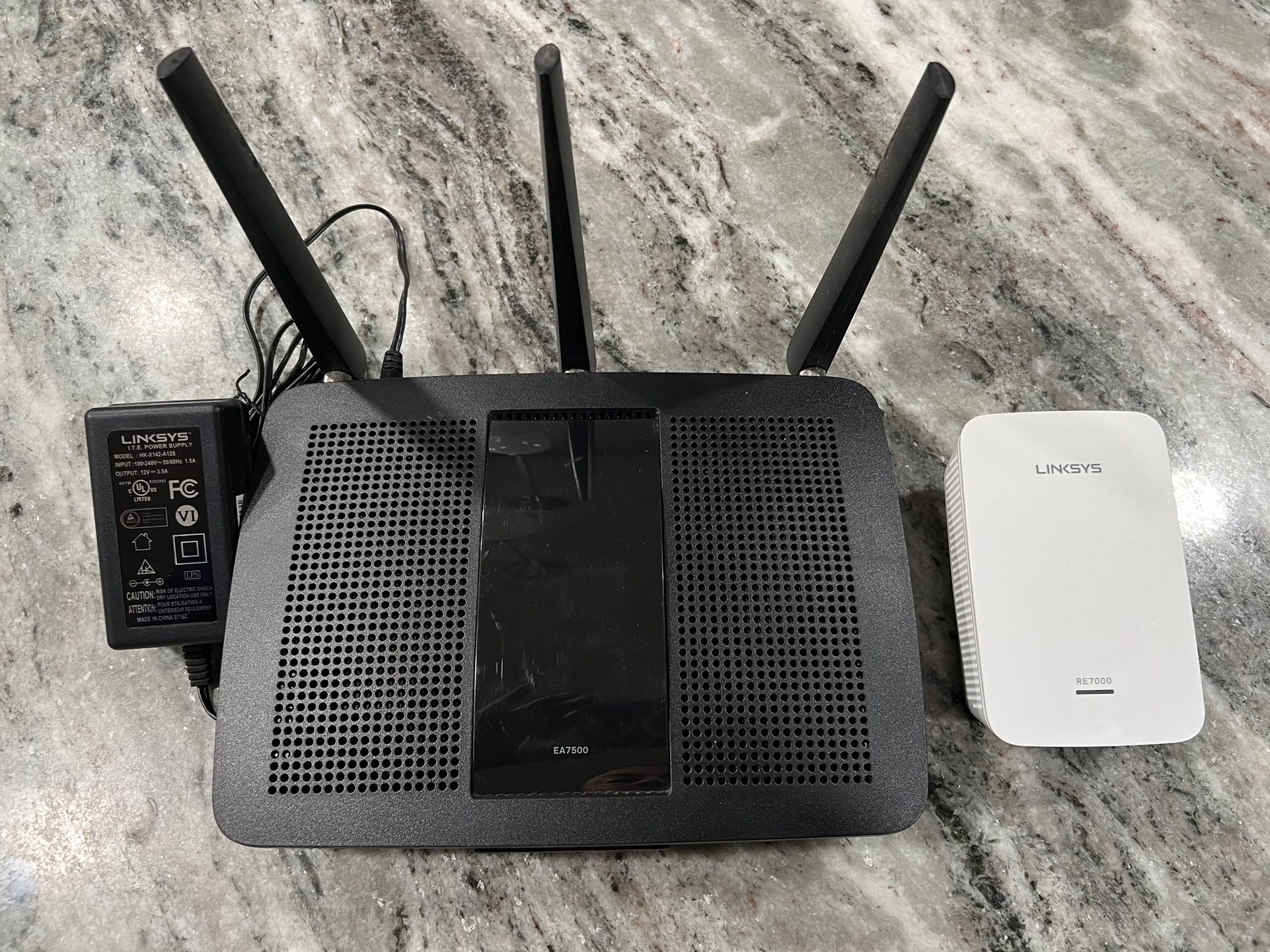 Linksys router EA7500 and extender RE7000