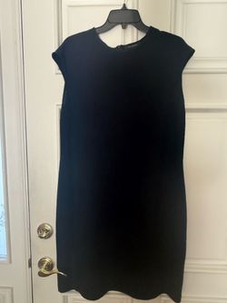 St. John’s Navy Knit Sheath Dress Size 14