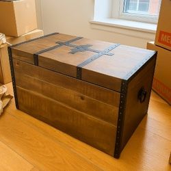 🔥 Rustic Wooden Storage Trunk