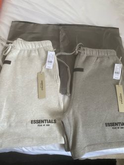 ESSENTIALS SIZE SMALL