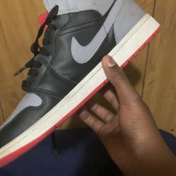 size 9 jordan 1s
