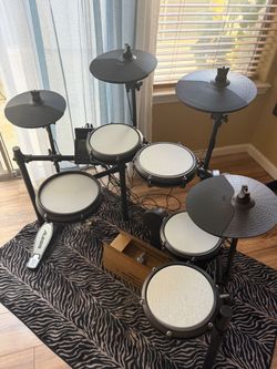 Alesis nitro max 10pcs