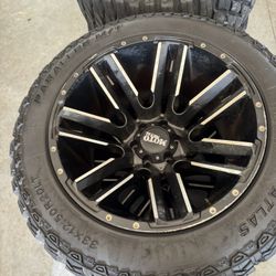 Moto Metal 20x12 135x6 Bolt Pattern 