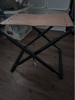 Asiento/taburete de cuero plegable