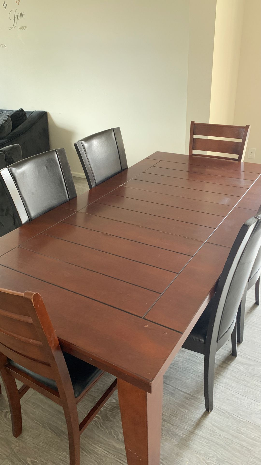 Peding pickup Free table and chairs