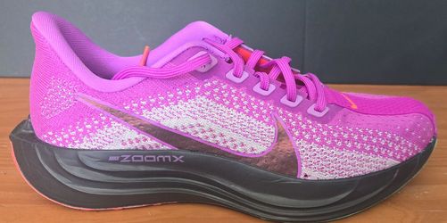Womens Nike Size 7.5