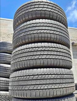 235 65 18 Michelin Tires Con 80% de Vida Las 4
