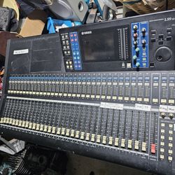 Yamaha LS9-32 Mixer for parts
