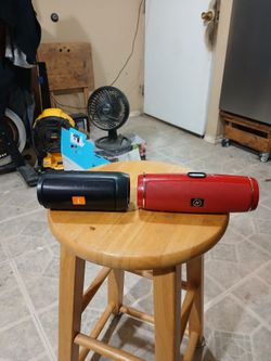 Bluetooth speakers 10 $ each