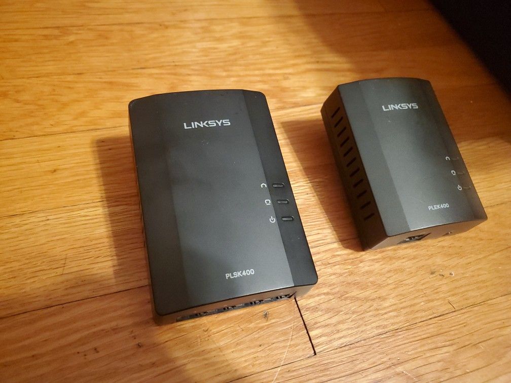 Linksys Powerline AV 1-Port and 4-Port Adapter (PLSK400-NP), Very Good Condition
