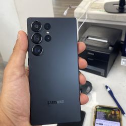 📱 CELLFIX 📍 8601 N Florida Ave  🔧 Repair • 💰 Buy • 📱 Sell 💳 Financing Available – Just $10 Down!  Fast. Affordable. Trusted.  📲 Stop in today!