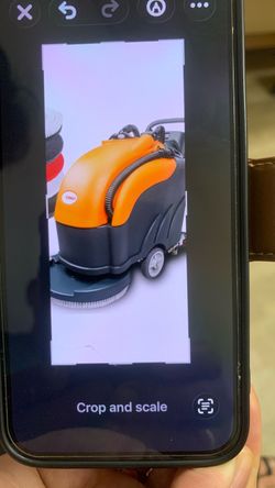 Floor scrubber