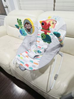 Bright Starts Playful Paradise Comfy Baby Bouncer Seat with Soothing Vibration and Toys, Unisex, 0-6 Months
