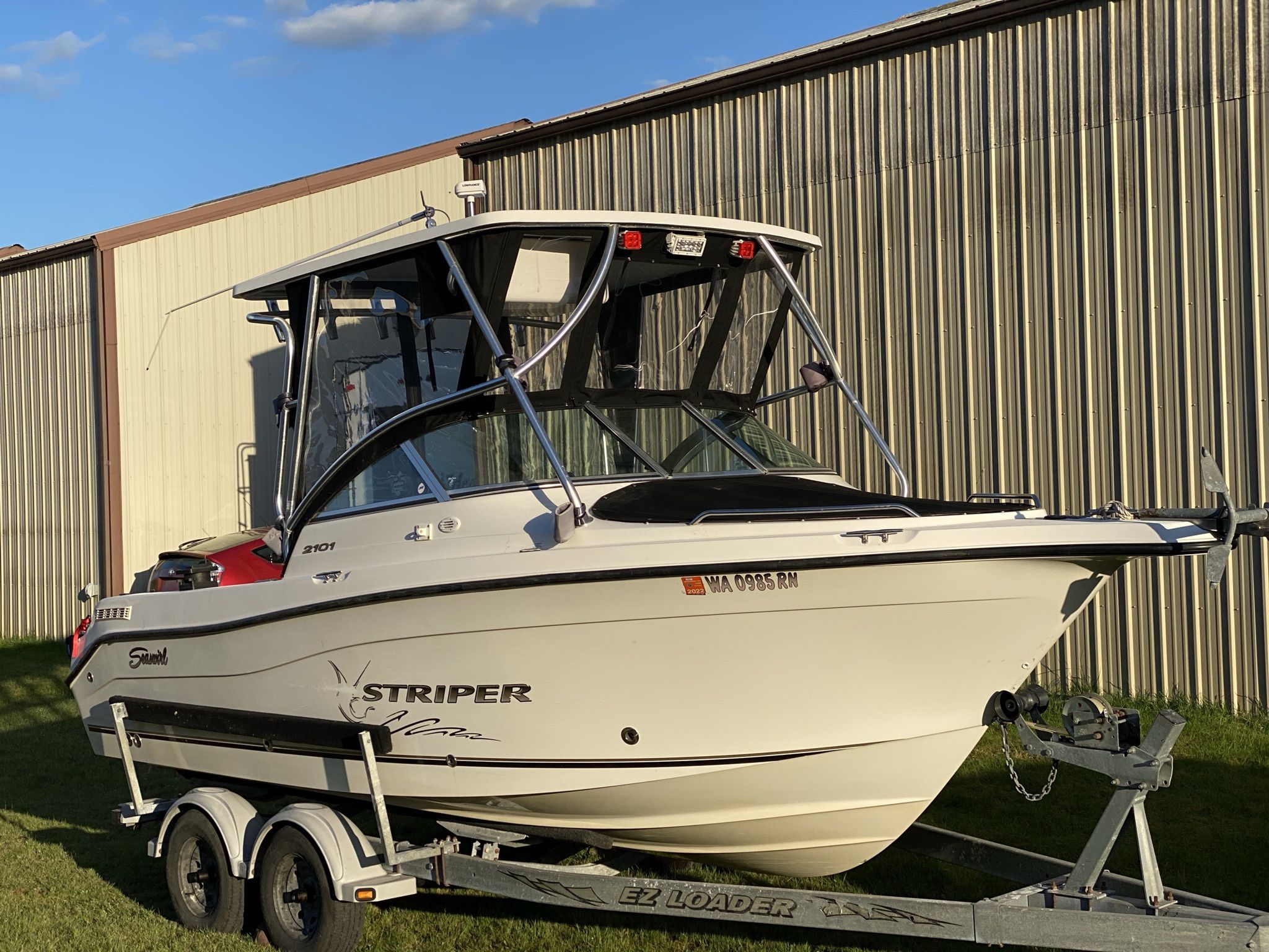 2004 Seaswirl Striper 2101 DC