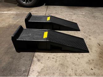 DETACHABLE AUTOMOTIVE RAMP SYSTEM