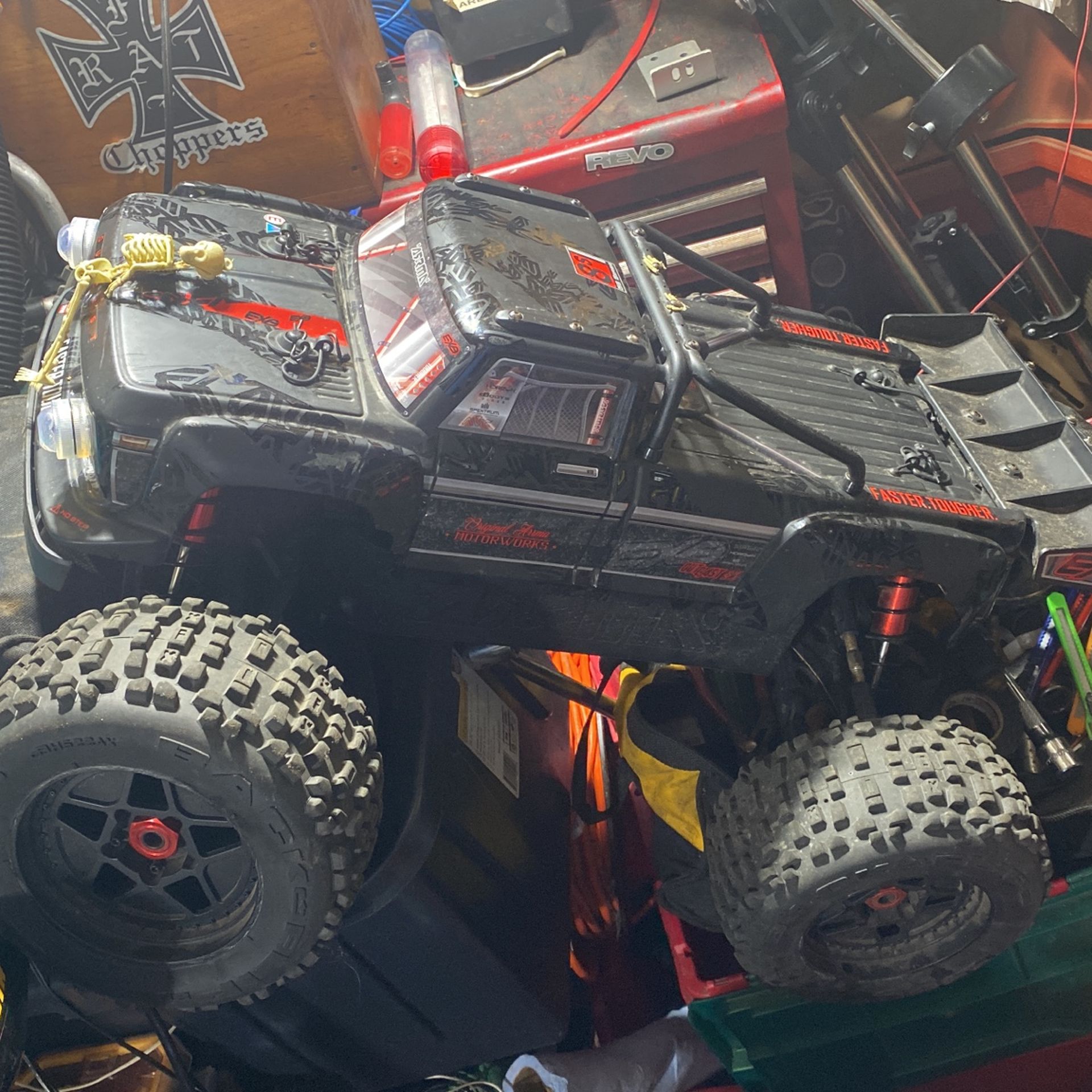 8s Outcast 1/5 Scale Big Truck Fast