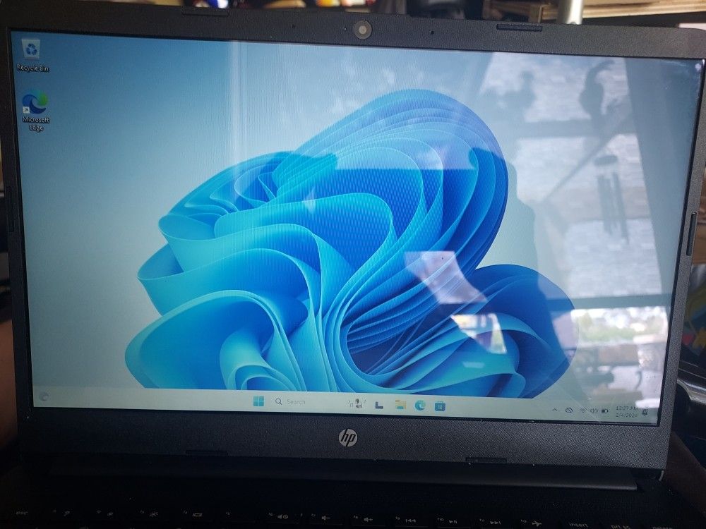 NEW HP 14" LAPTOP AMD RIZEN 3/8gb/256 SSD