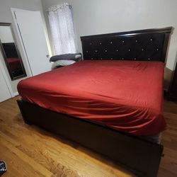 King Bed Frame Please Read Description 