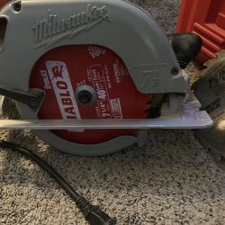 Milwakee 71/4 Saw