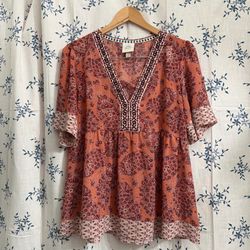 Floral print boho blouse