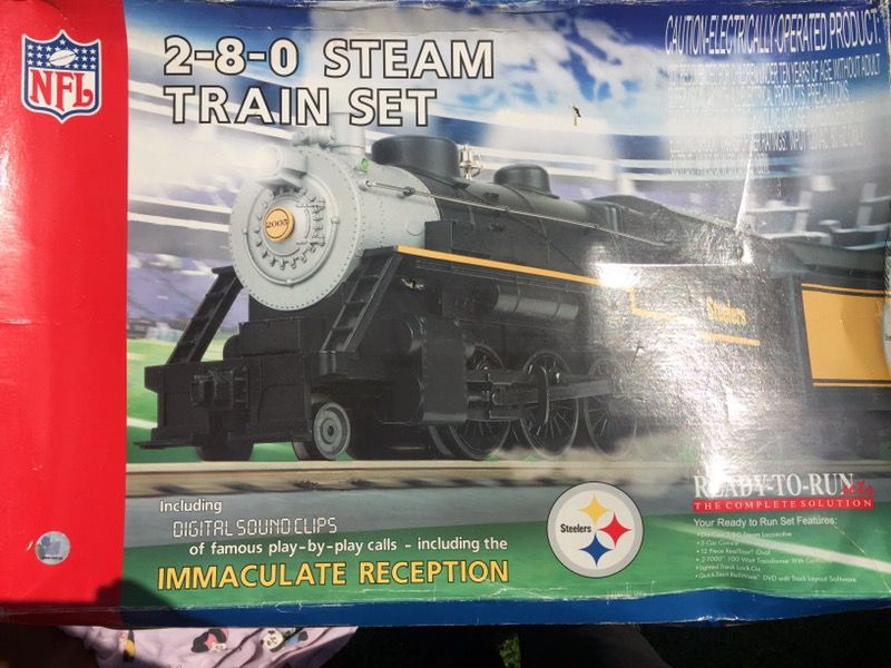 SOLD Rail King NFL STEAM R-T-R TRAIN SET