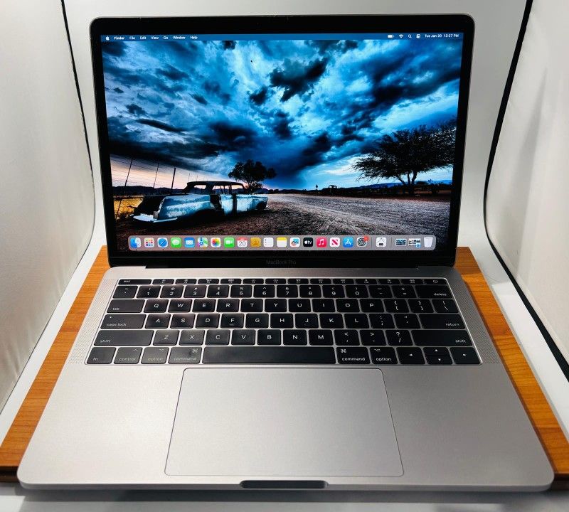 Apple Macbook pro 13” 2017 i5 8GB 128GB Fully Functional