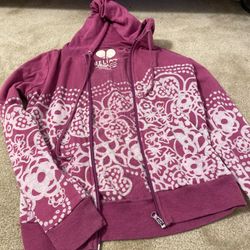 delia’s small hoodie
