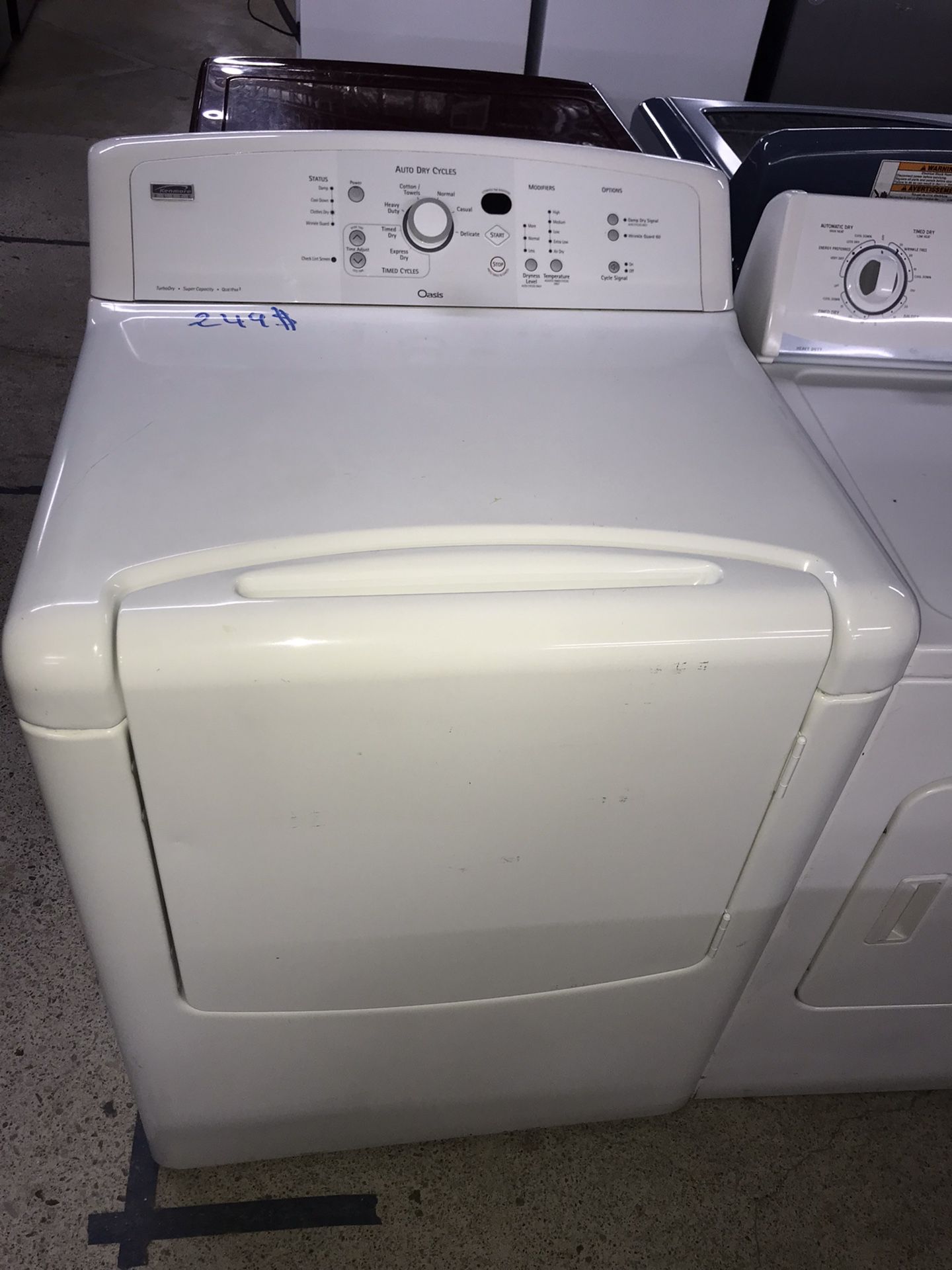 Kenmore Electric Dryer In White 
