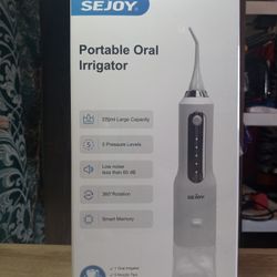 Brand New Portable Rechargeable Dental Floss.              Hablo Español 