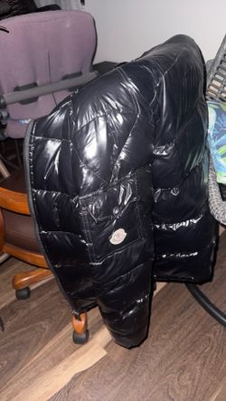 Men’s Moncler Bubble Jacket (Size Medium)