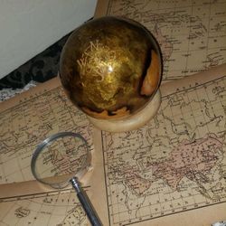 VINTAGE GOLD BRONZE WORLD ORB STEEL METAL MAGNIFYING GLASS MAPS ASIA AFRICA AUSTRALIA RUSSIA