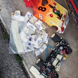 Team Associated Rc500 Vintage RC Car *RARE* with A Lot Of New Spare Parts