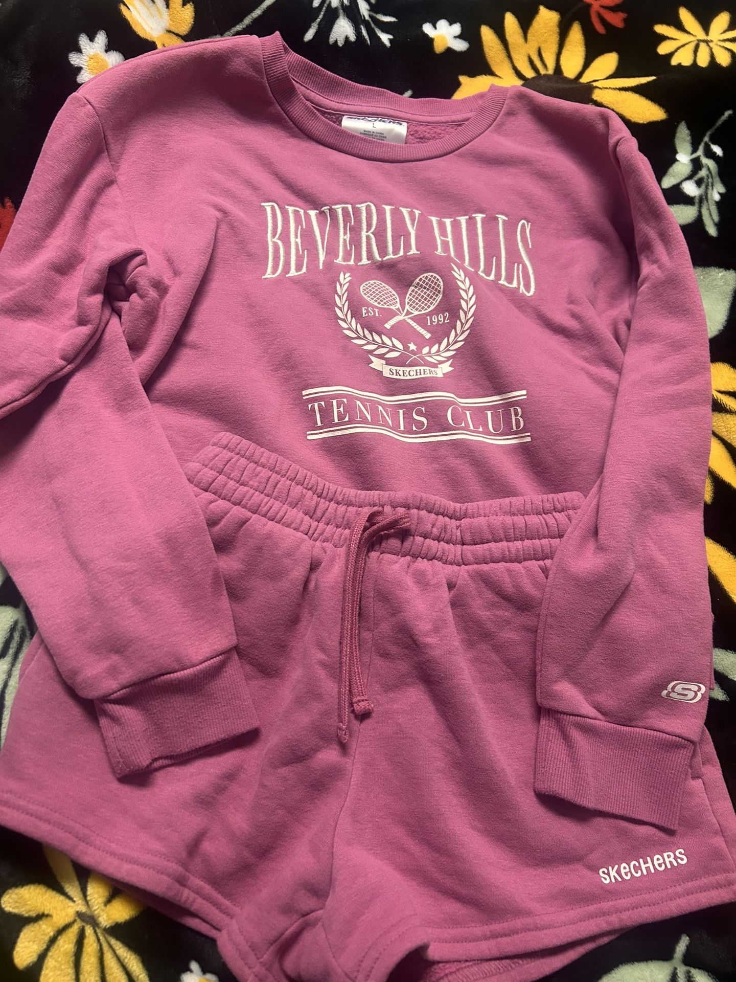 Girl Set Size large Pick Up Only $15
