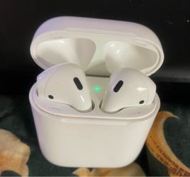 Apple AirPods with Charging Case